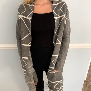 Grey Tribal Pattern Cardigan🔷